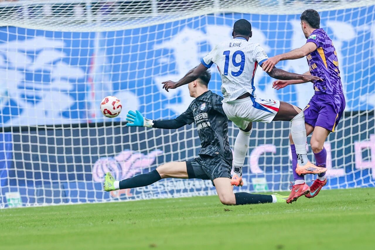 爱游戏-包含转折点！上海海港调整名单，CBA常规赛关键时刻攻防权衡，态度坚定，赛季目标并未改变的词条