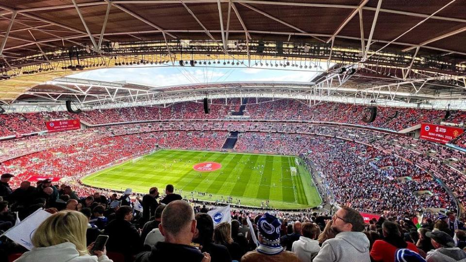 关键时刻里尔门线救险：欧联节点到来，信心回归，轮换策略成焦点的简单介绍